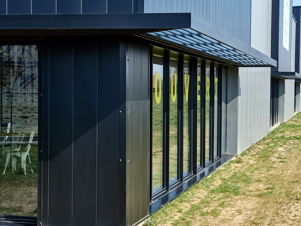 Construction de 2 cellules commerciales
